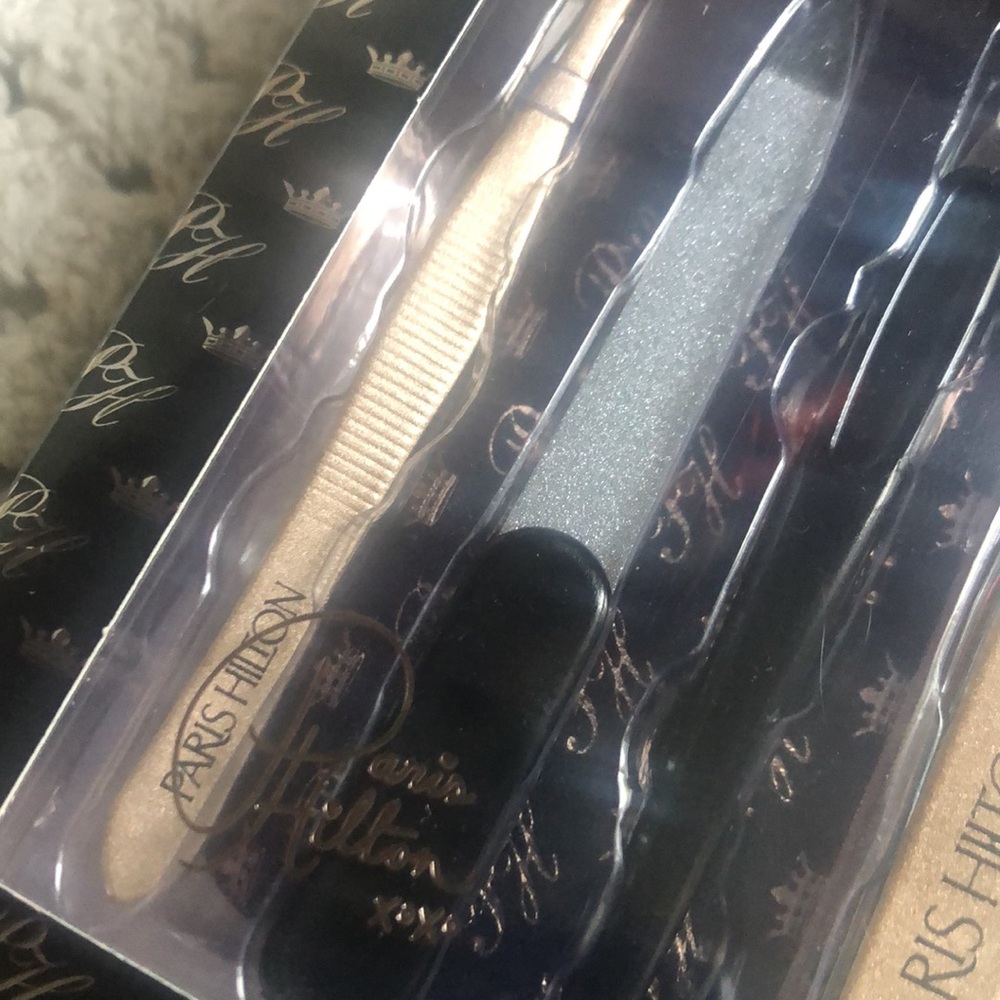 Paris Hilton Manicure & Pedicure Set with Carrying Case - Picture 3 of 7
